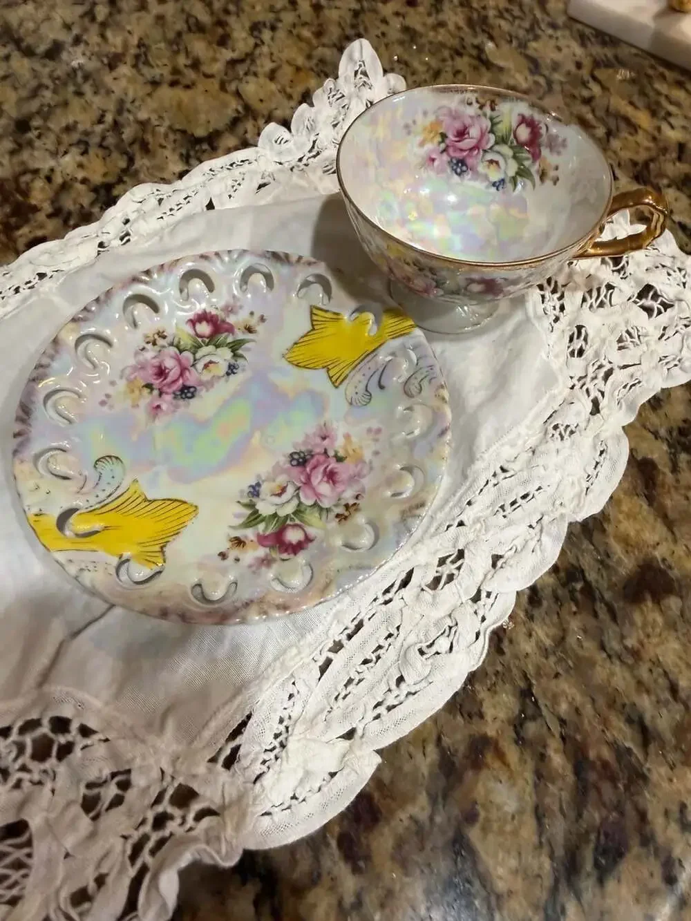 Ucagco Luster Cup/Saucer Floral/White/Red, Gold (Buy Lot/Details In Description)